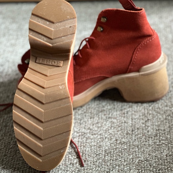 Sorel suede burnt orange bootie (women’s) - Picture 6 of 7